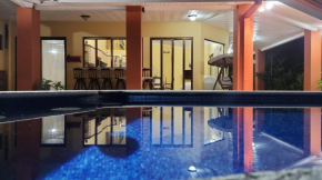 CASA DE PLAYA CON PISCINA EN PUNTA LEONA